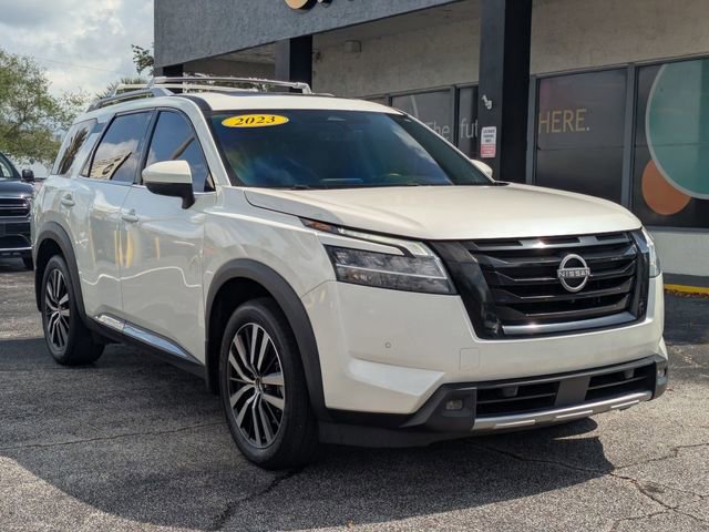 Used 2023 Nissan Pathfinder Platinum FWD image 3