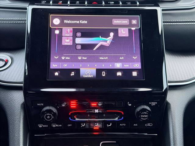 Used 2025 Jeep Grand Cherokee L Altitude image 12