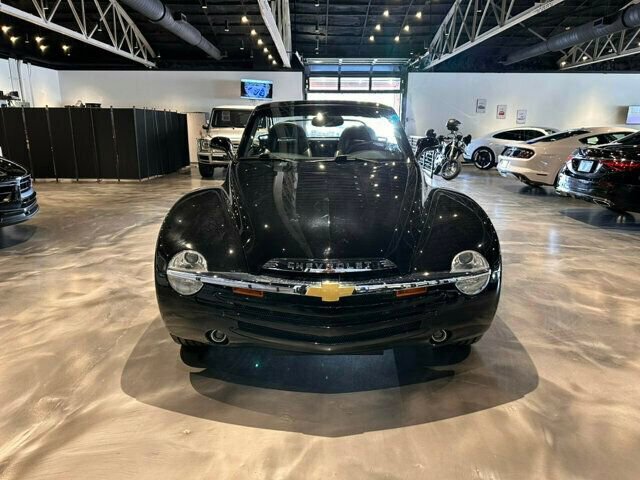 Used 2006 Chevrolet SSR w/ Preferred Equipment Group RWD image 12