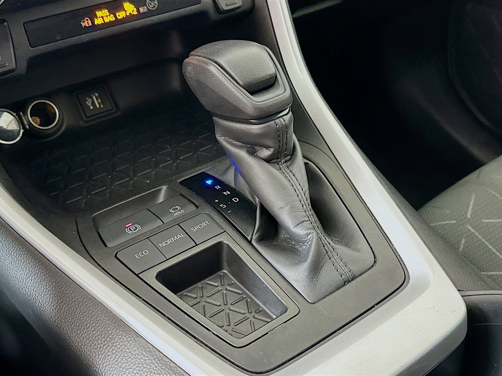 Used 2024 Toyota RAV4 XLE image 25