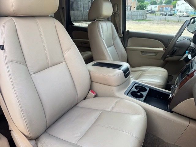 Used 2011 Chevrolet Tahoe LT RWD image 29