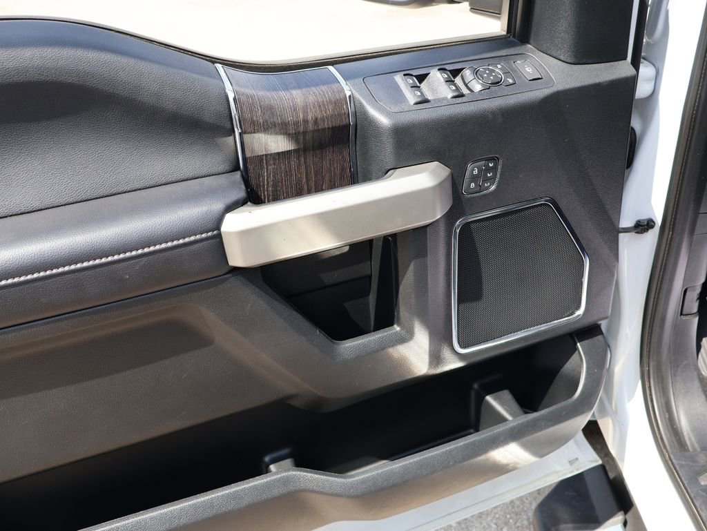 Used 2021 Ford F250 Lariat w/ Lariat Value Package AWD/4WD image 17