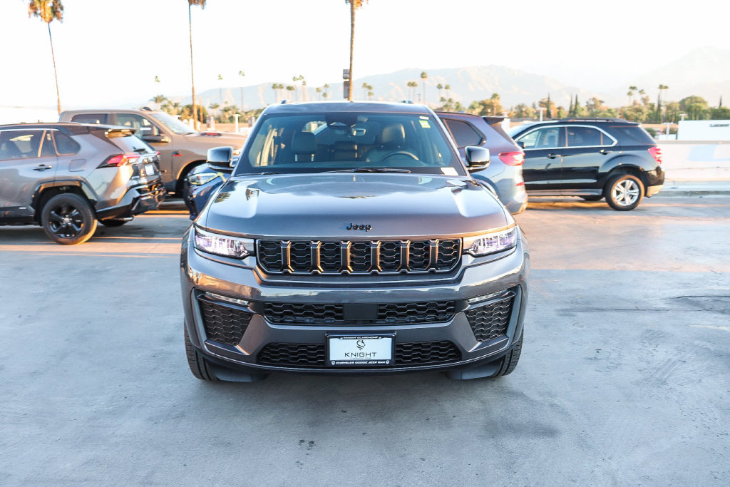 New 2026 Jeep Grand Cherokee Limited AWD/4WD image 3