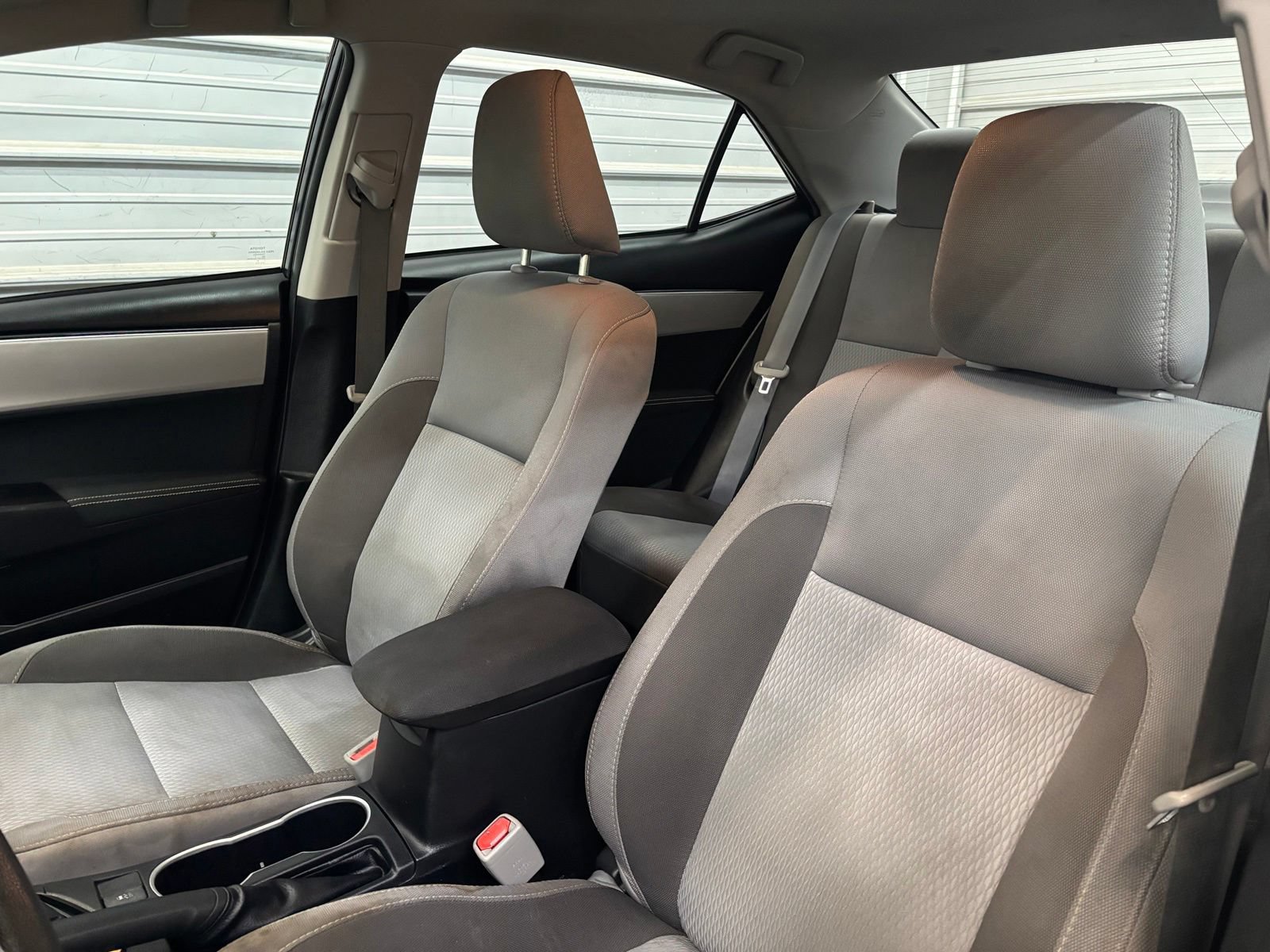 Used 2018 Toyota Corolla LE FWD image 13