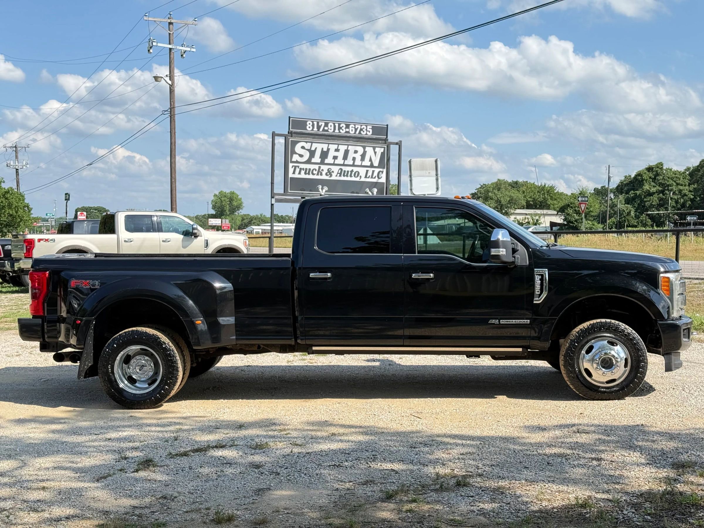Used 2018 Ford F350 Platinum w/ Platinum Ultimate Package AWD/4WD image 2