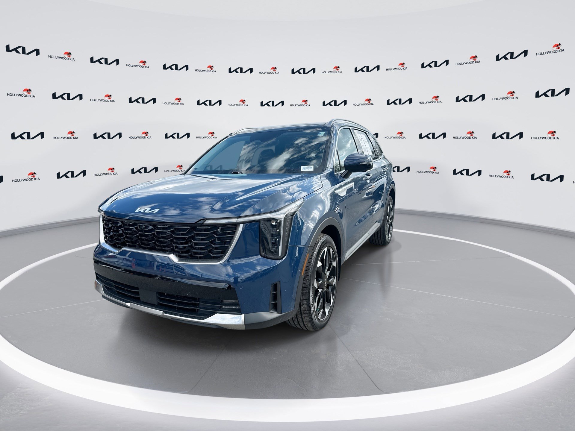Used 2025 Kia Sorento SX image 4