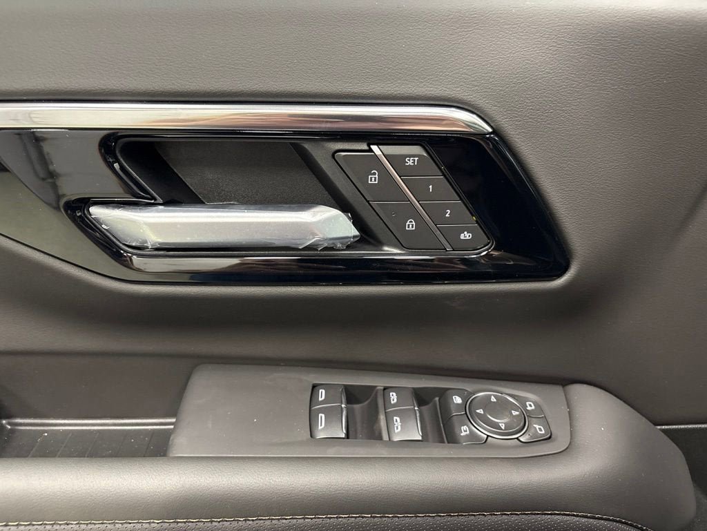 New 2026 Chevrolet Tahoe High Country AWD/4WD image 19