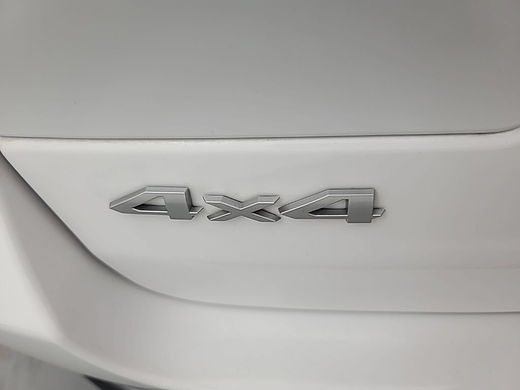 Used 2024 Jeep Grand Cherokee Laredo X AWD/4WD image 11