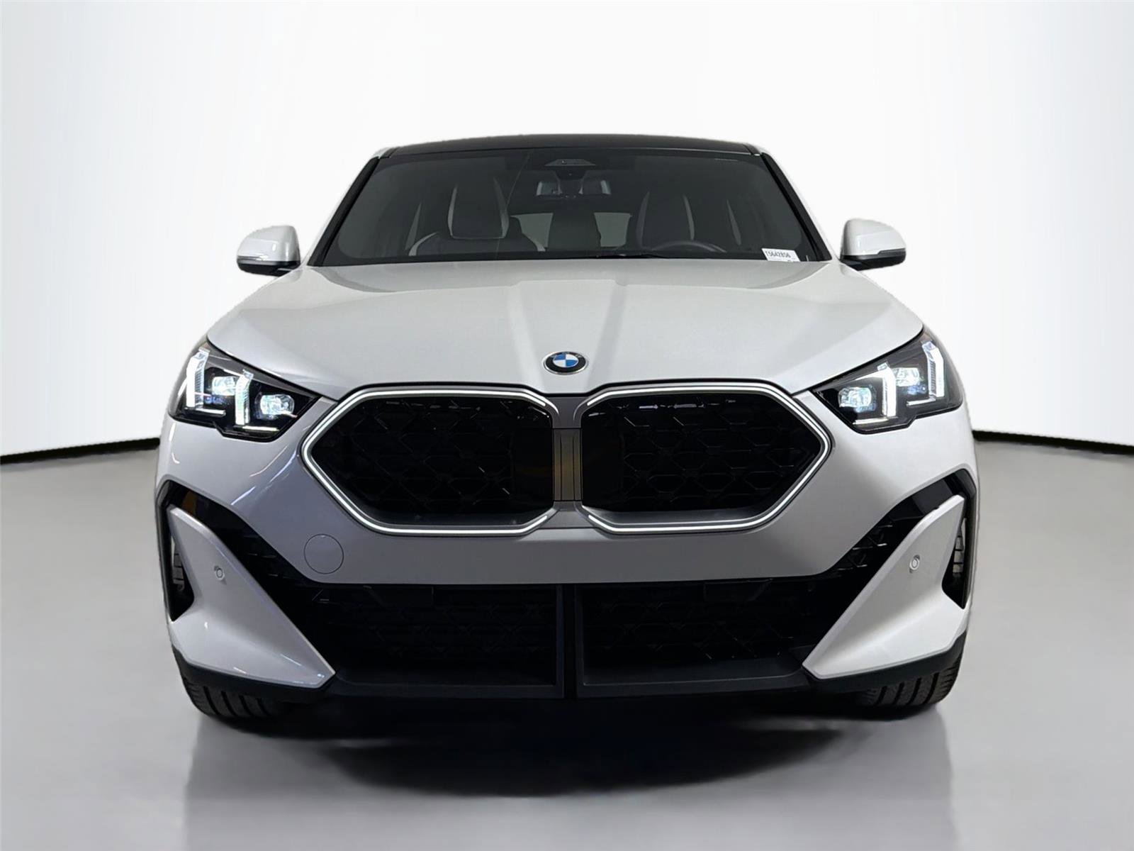 New 2026 BMW X2 xDrive28i w/ Technology Package AWD/4WD image 2