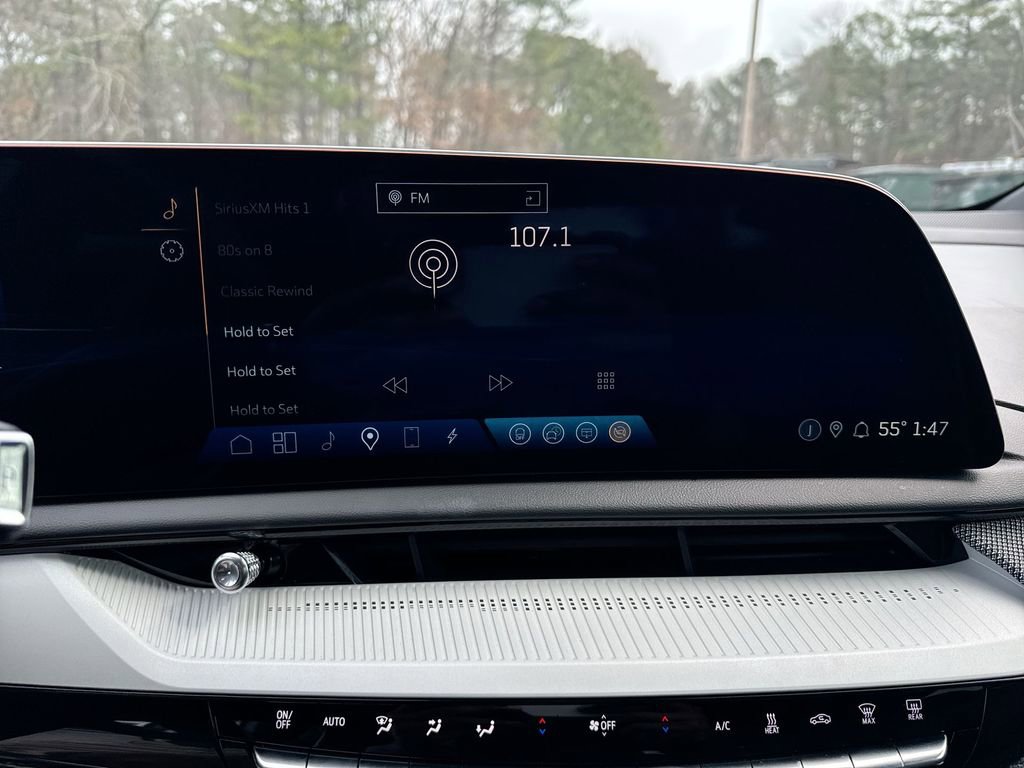 Used 2025 Cadillac Optiq Sport 2 image 25