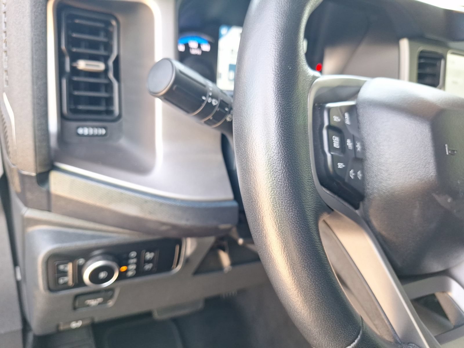 Used 2023 Ford Bronco Outer Banks AWD/4WD image 17