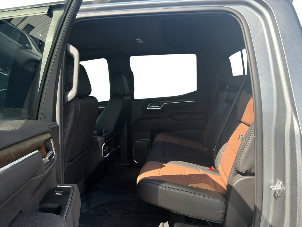Used 2026 Chevrolet Silverado 1500 High Country w/ Technology Package AWD/4WD image 21