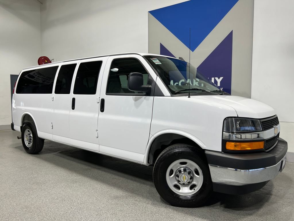Used 2025 Chevrolet Express 3500 LT w/ LT Preferred Equipment Group RWD image 2