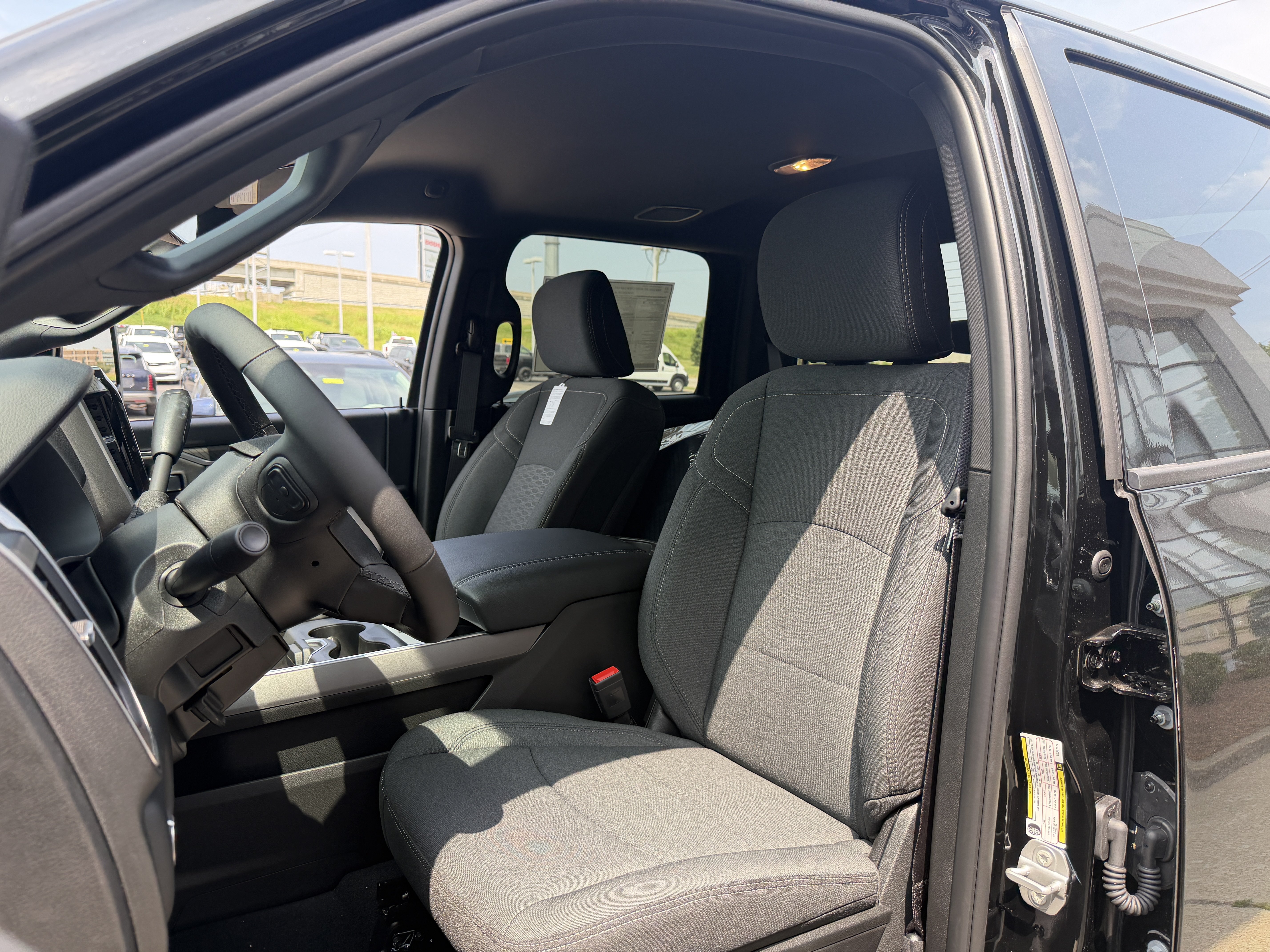 New 2026 RAM 2500 Big Horn AWD/4WD image 33