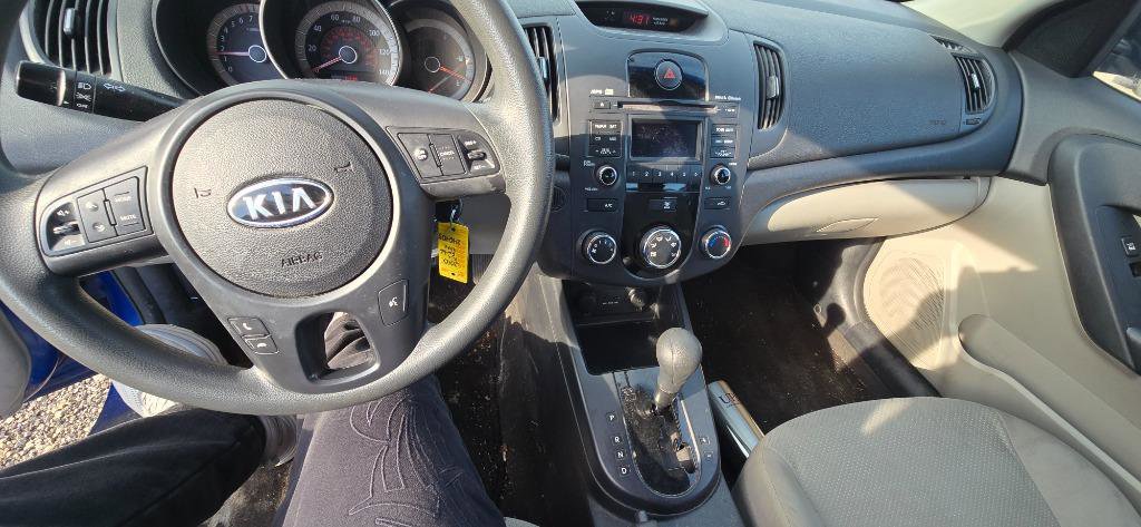 Used 2010 Kia Forte EX image 25