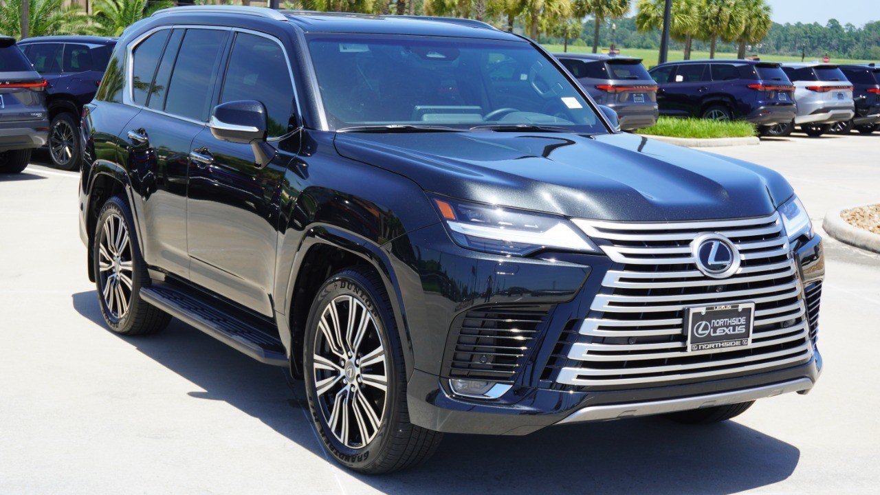 Certified 2026 Lexus LX 600 4WD w/ Accessory Package (Z1) image 3