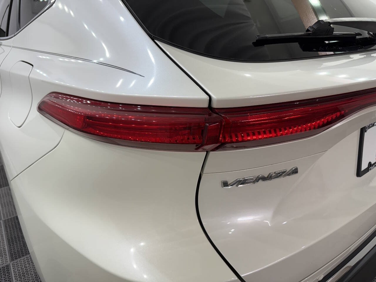 Used 2021 Toyota Venza Limited AWD/4WD image 37