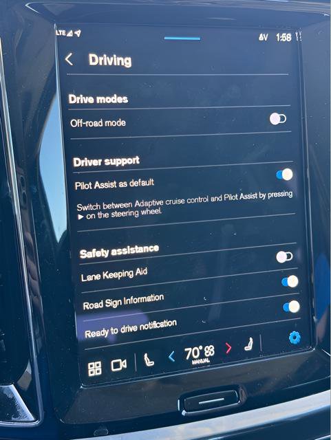 Used 2025 Volvo V60 B5 Cross Country Plus image 36