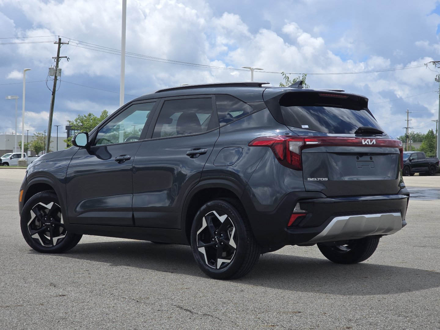 Used 2025 Kia Seltos S AWD/4WD image 17