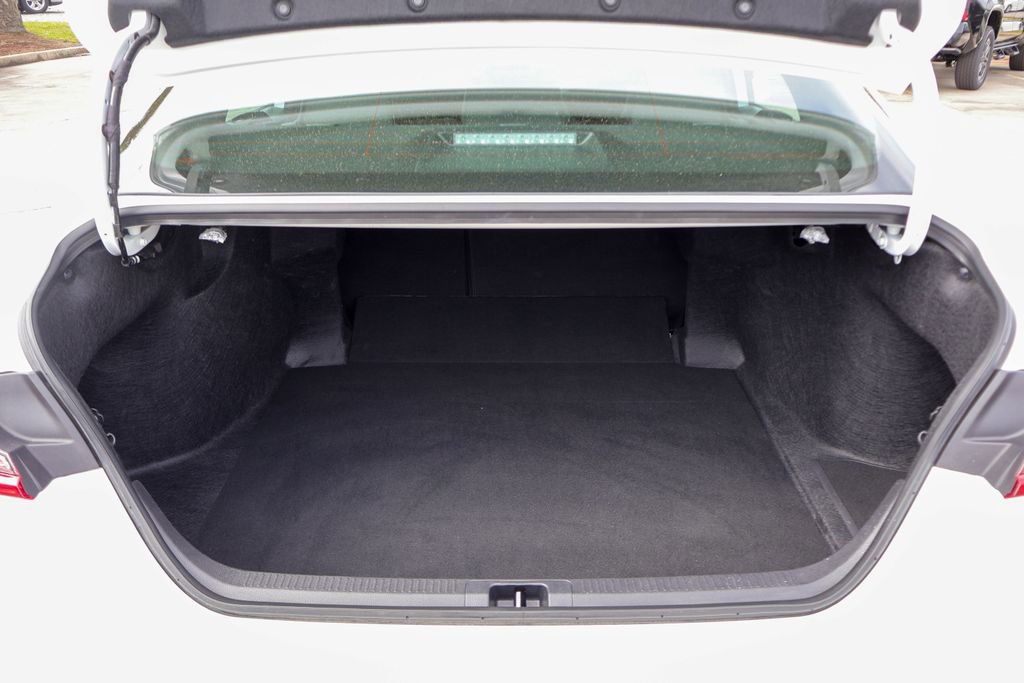 Used 2025 Toyota Camry SE FWD image 27