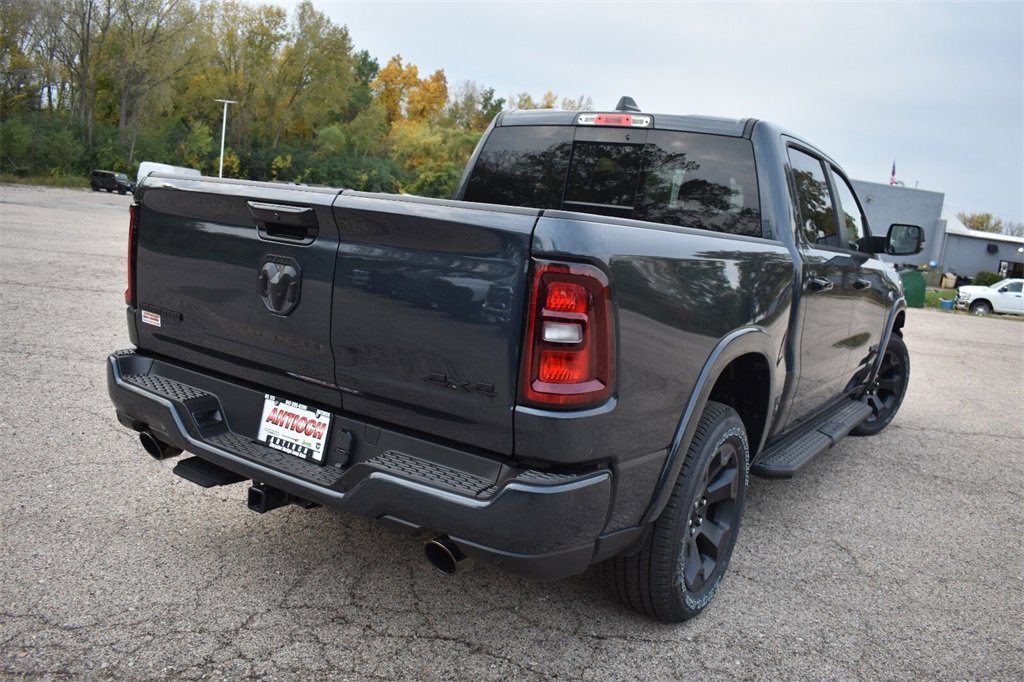 New 2026 RAM 1500 4x4 Crew Cab image 8