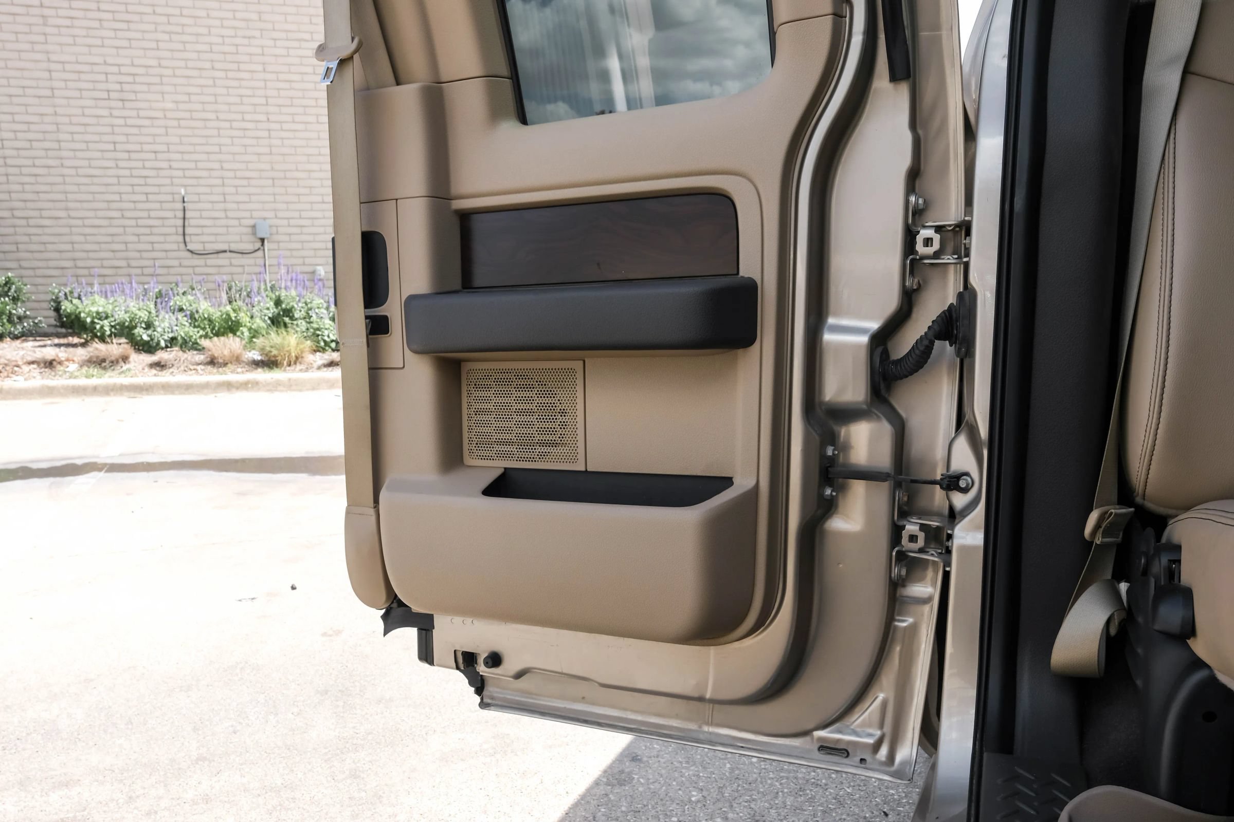 Used 2012 Ford F150 Lariat w/ Lariat Chrome Pkg AWD/4WD image 35