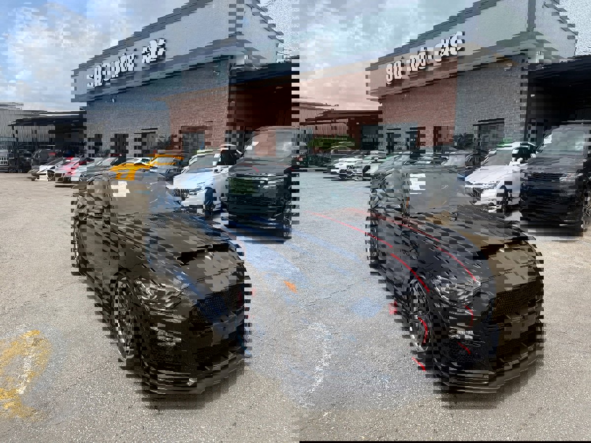 Used 2017 Ford Mustang GT w/ Black Accent Package RWD image 2