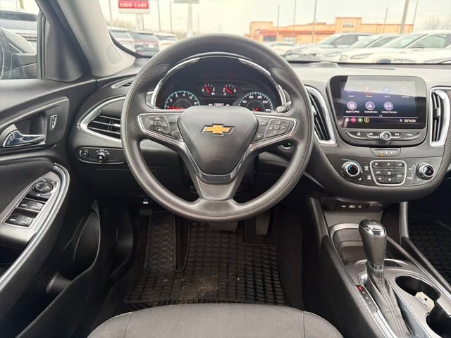 Used 2020 Chevrolet Malibu LT w/ Redline Edition image 16