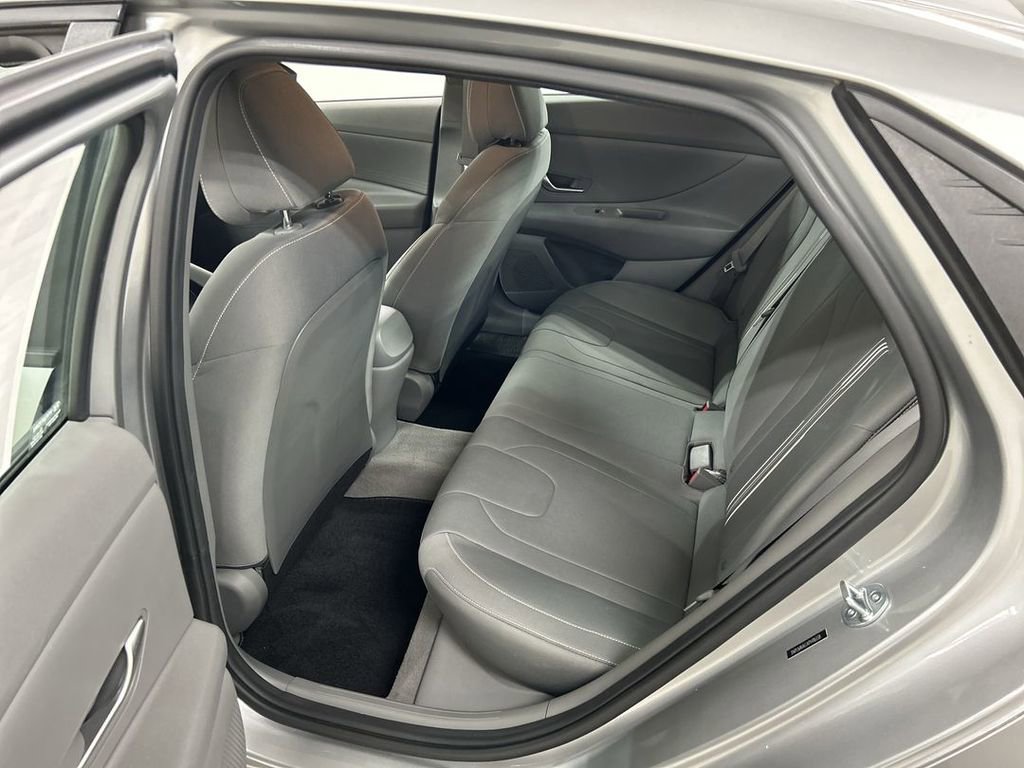 Used 2023 Hyundai Elantra SEL w/ Cargo Package FWD image 19