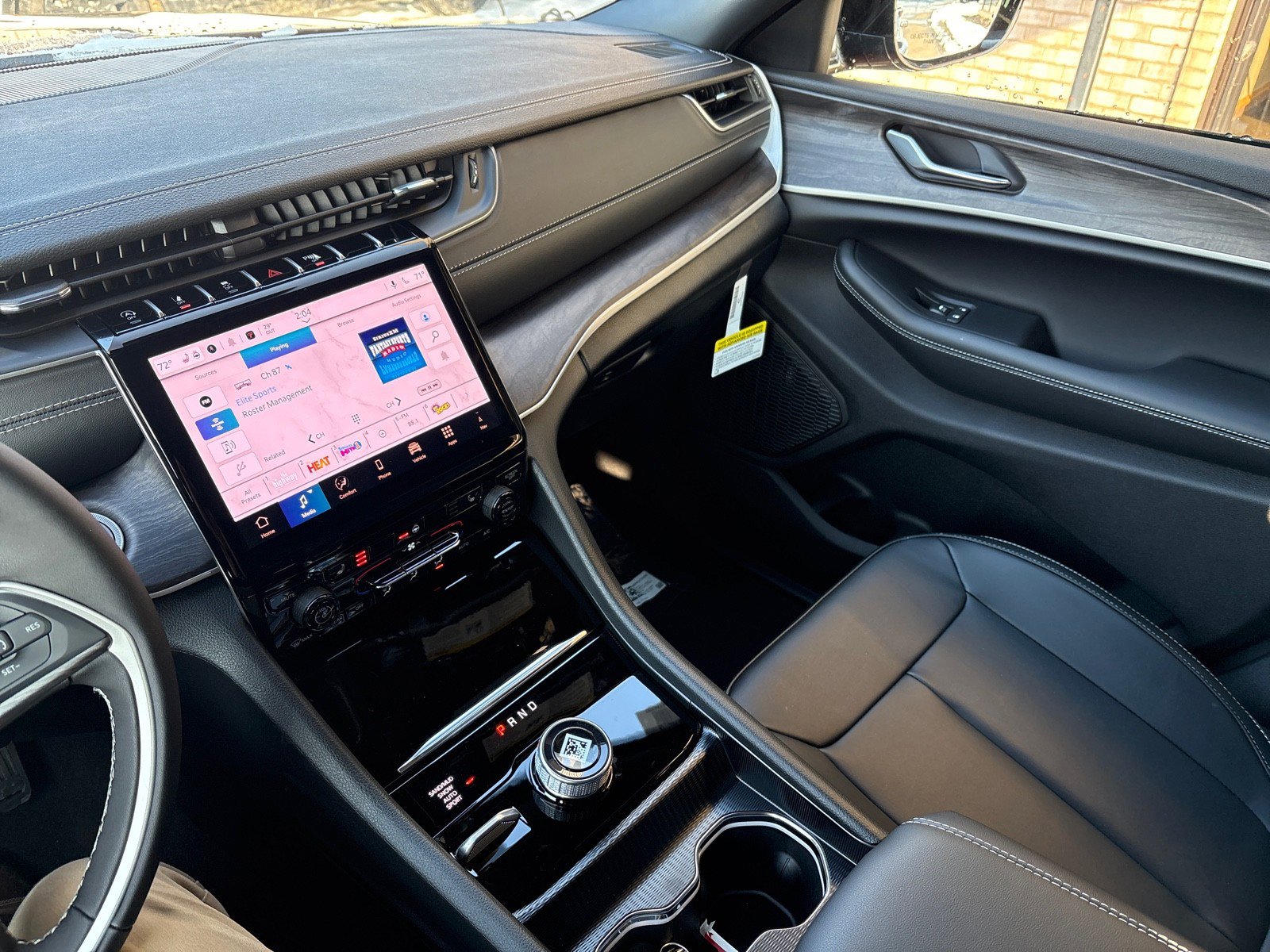 New 2025 Jeep Grand Cherokee Limited image 17