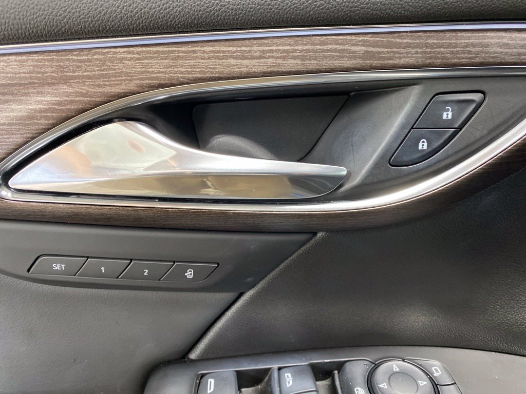 Used 2023 Buick Envision Avenir AWD/4WD image 28