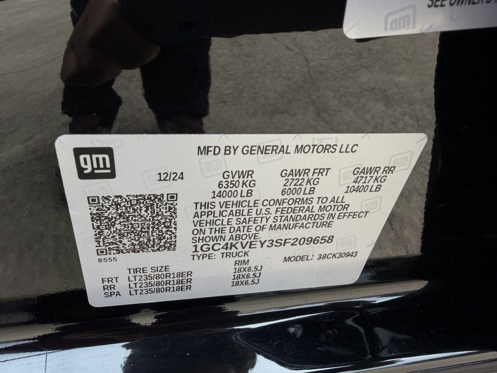 Used 2025 Chevrolet Silverado 3500 High Country w/ Technology Package AWD/4WD image 32
