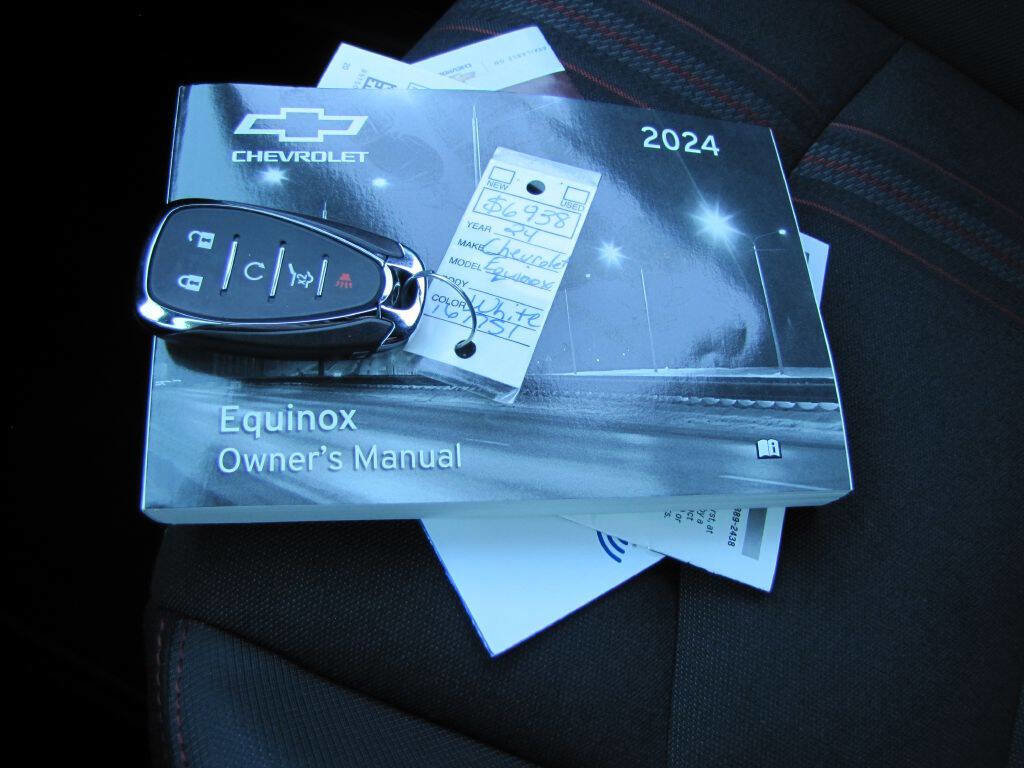 Used 2024 Chevrolet Equinox RS image 39