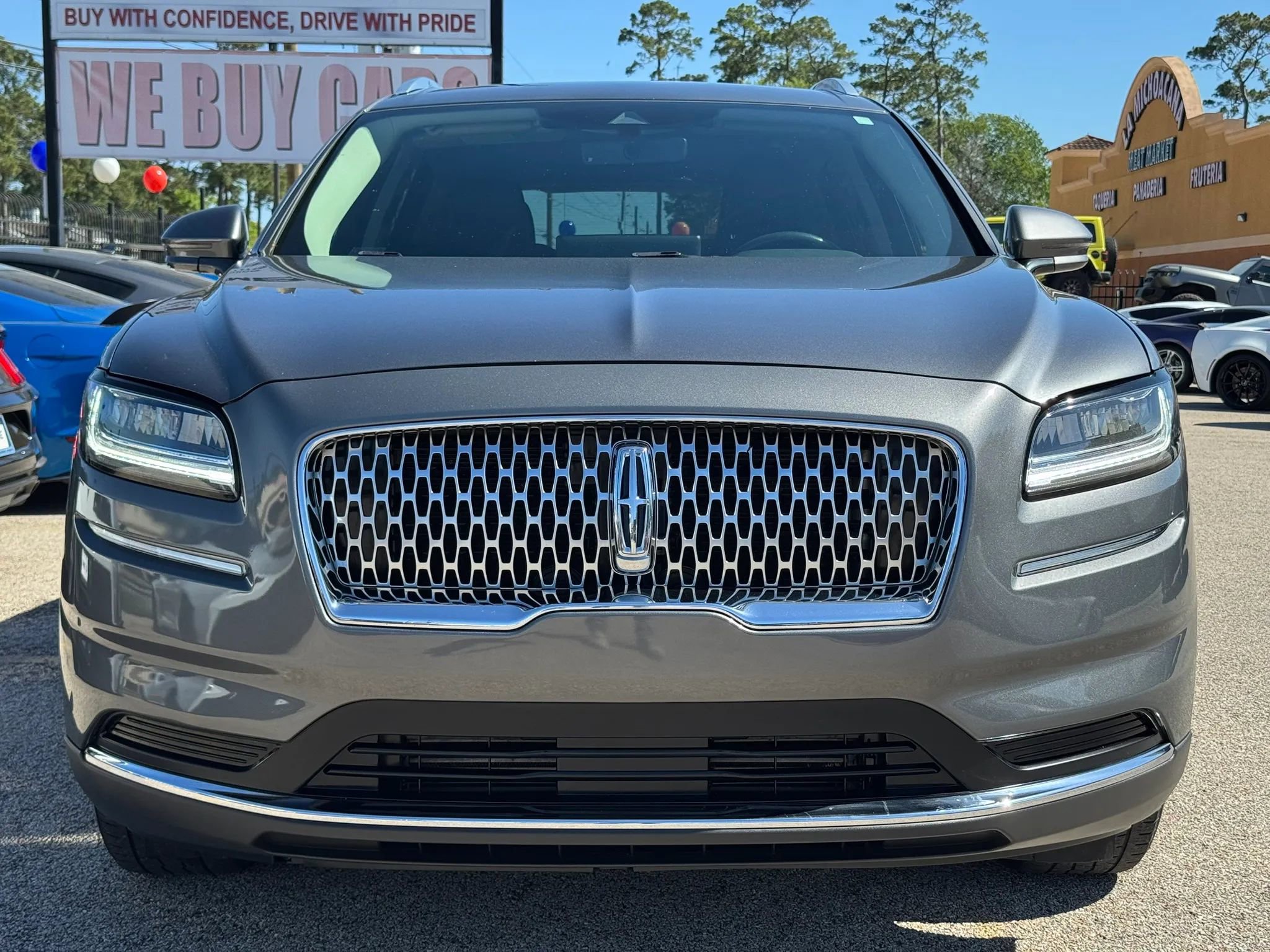 Used 2022 Lincoln Nautilus FWD w/ Premium Package image 4