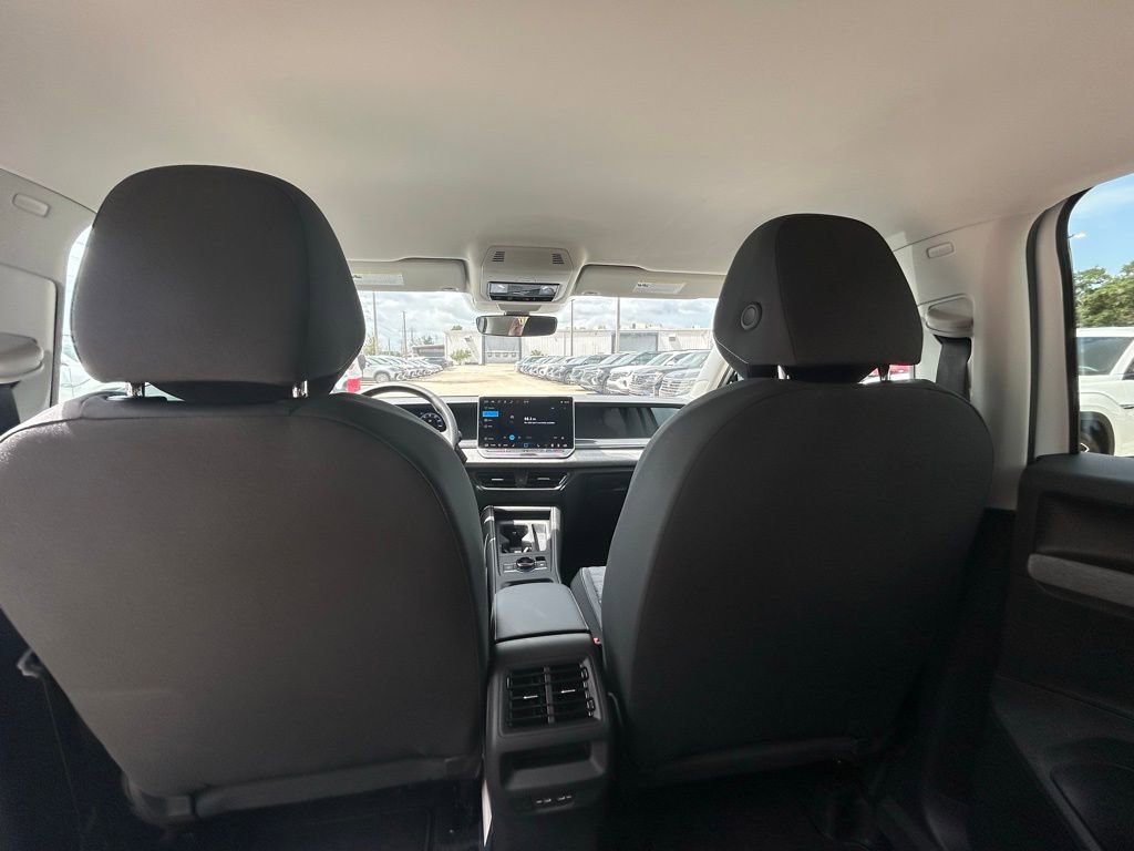 Used 2025 Volkswagen Tiguan S image 43