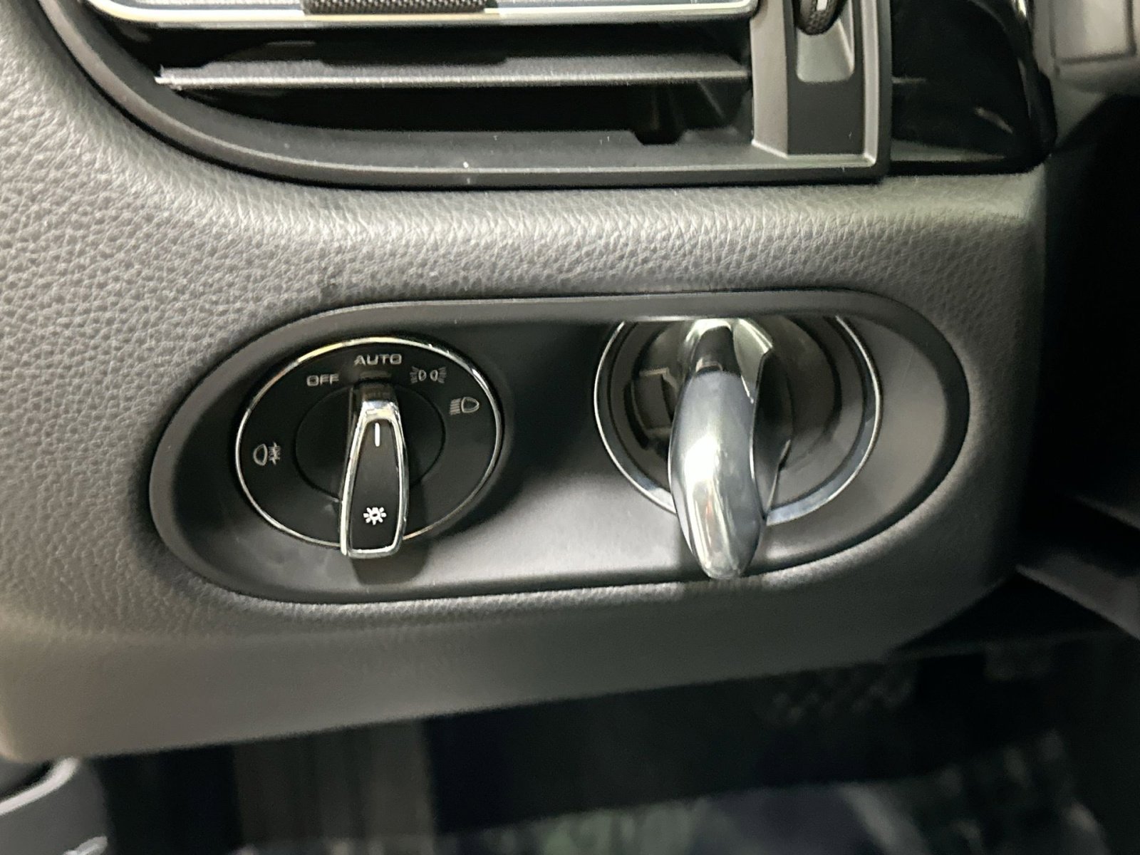 Used 2023 Porsche Macan S image 18