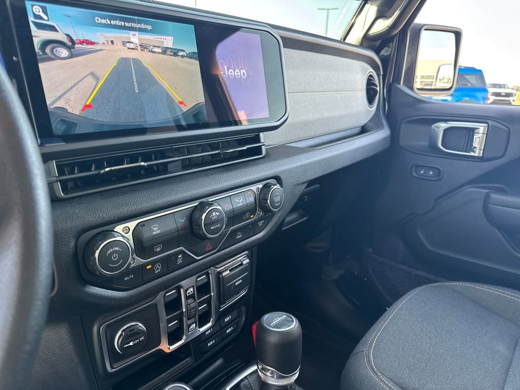 Used 2025 Jeep Gladiator Sport AWD/4WD image 20
