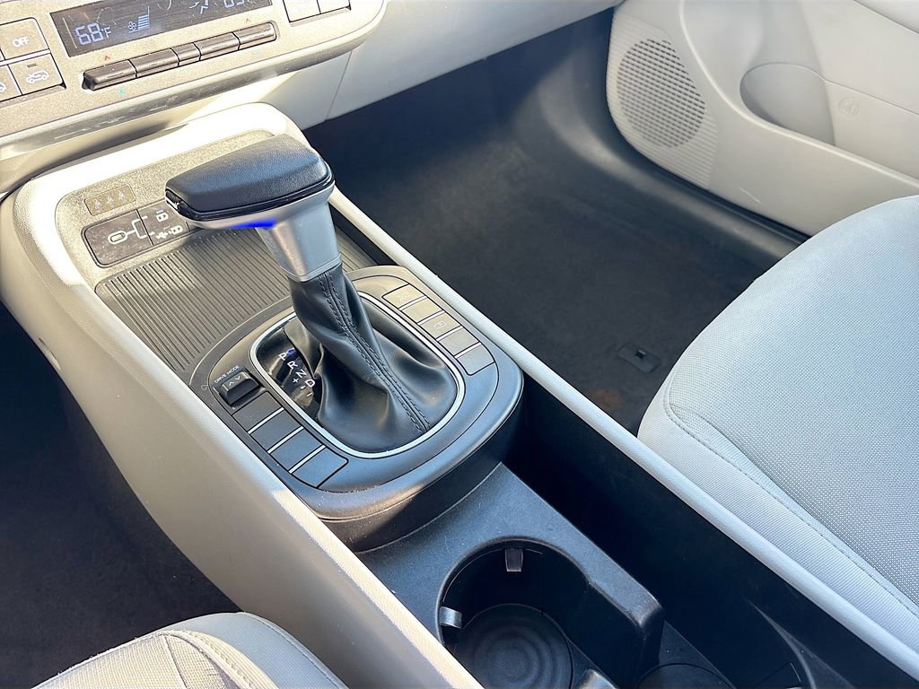 Used 2024 Hyundai Kona SEL image 16