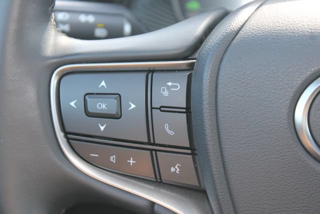Certified 2024 Lexus UX 250h FWD image 18