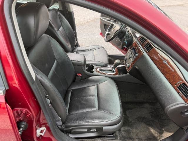 Used 2011 Chevrolet Impala LT w/ Luxury Edition Package image 34