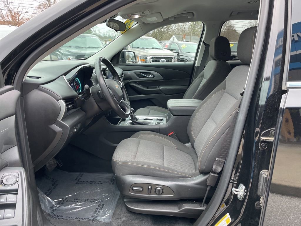 Used 2021 Chevrolet Traverse LT w/ LPO, Floor Liner Package image 4