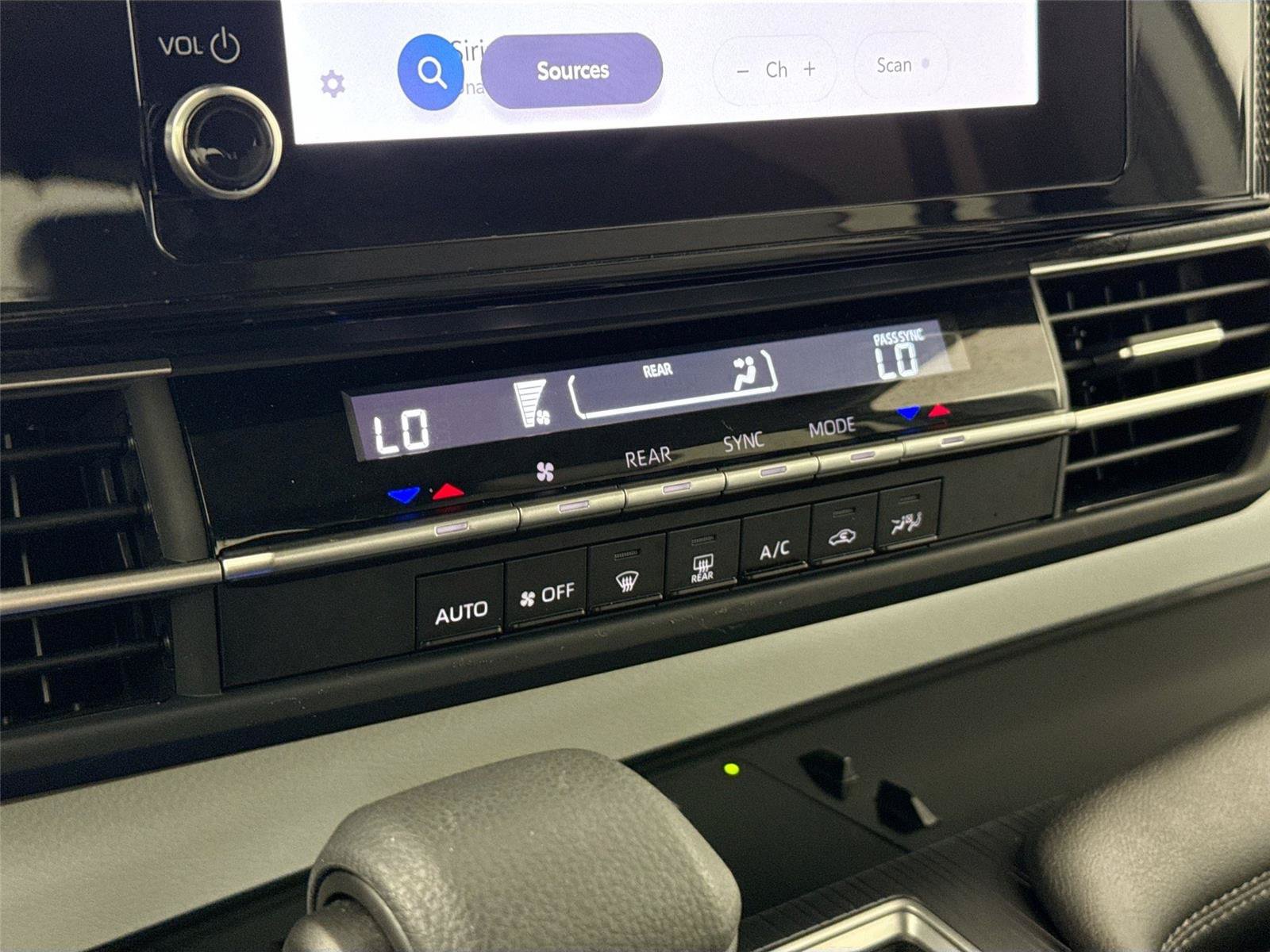 Certified 2026 Toyota Sienna LE FWD image 23
