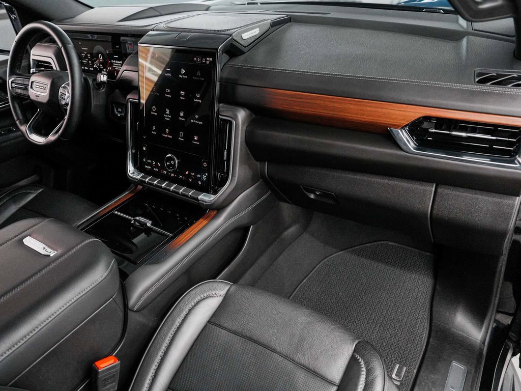 Used 2025 GMC Yukon XL Denali image 39