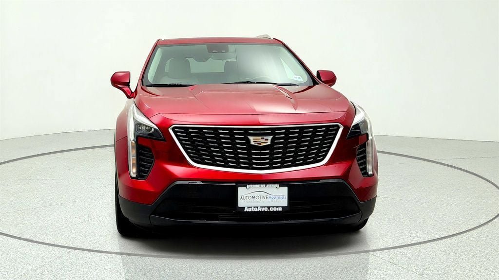 Used 2021 Cadillac XT4 Luxury w/ Cold Weather Package AWD/4WD image 2