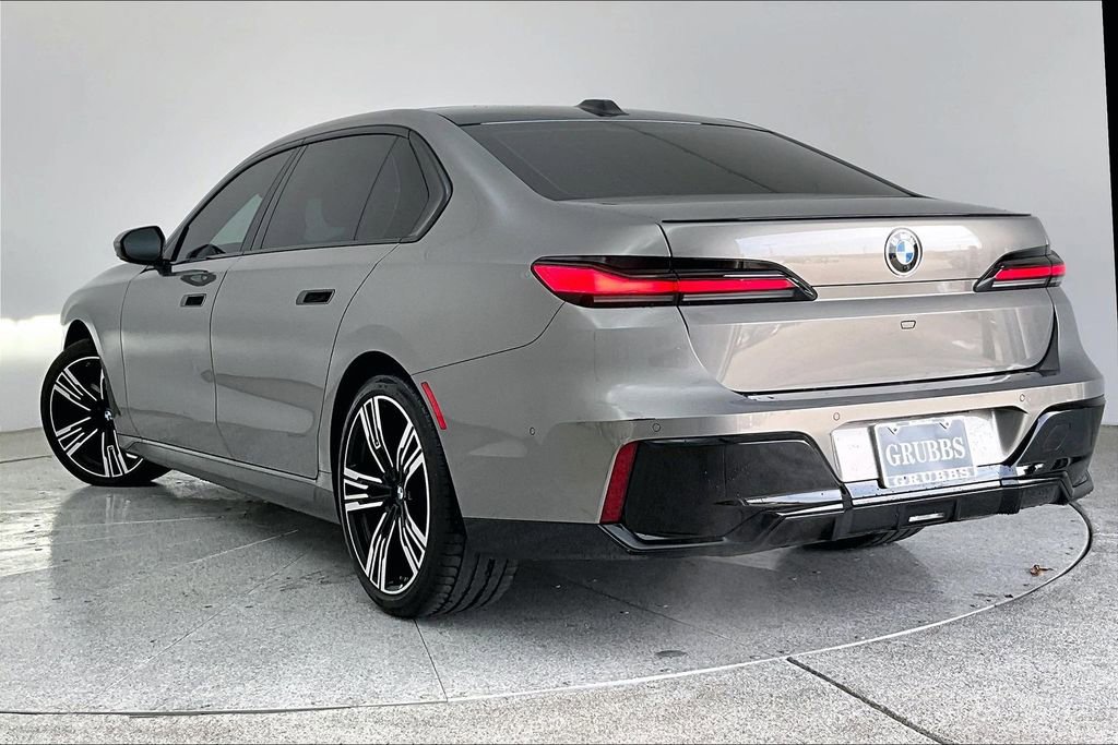 Used 2025 BMW 740i image 17
