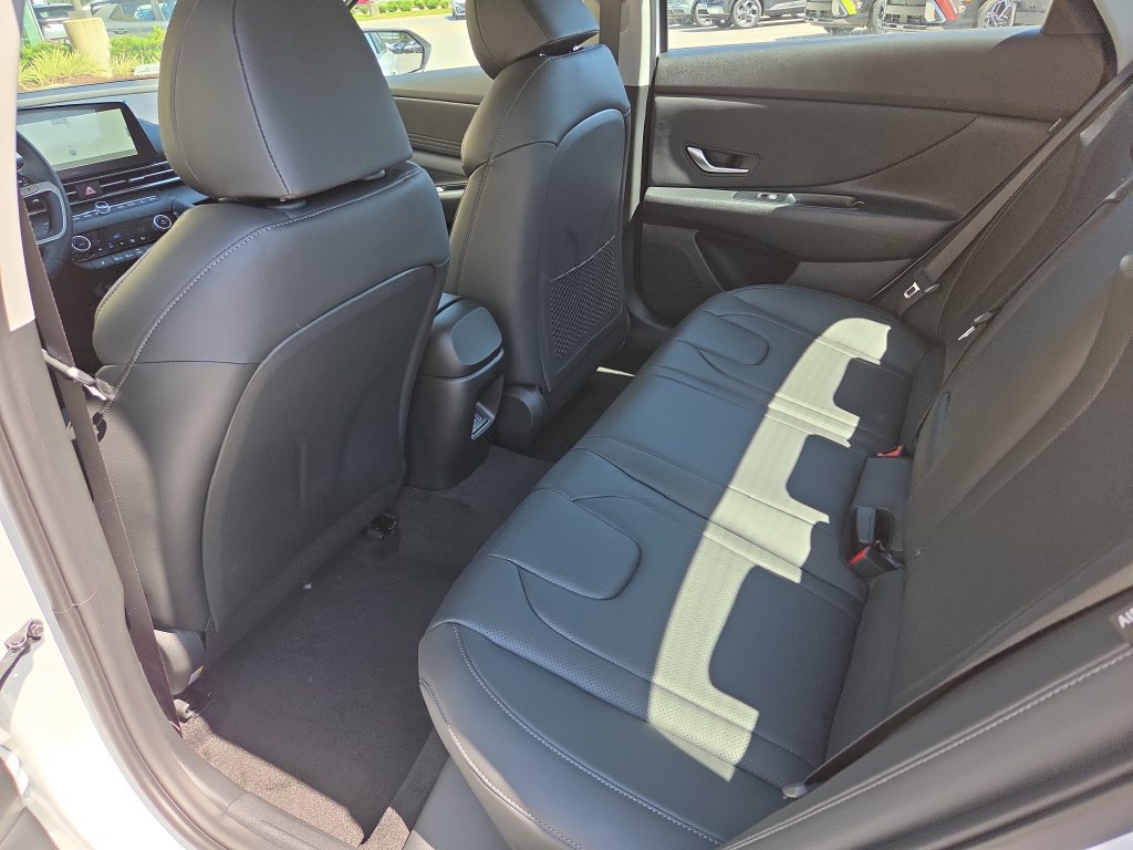 New 2026 Hyundai Elantra Limited FWD image 31