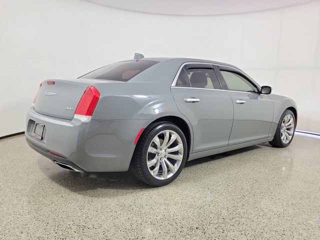 Used 2018 Chrysler 300 Limited RWD image 5