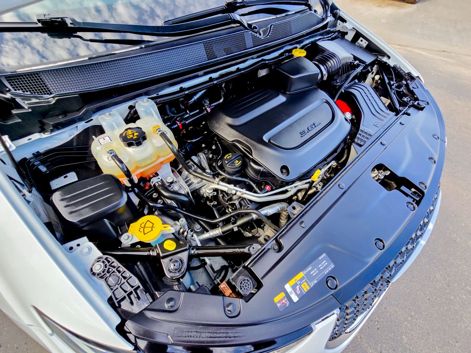 Used 2022 Chrysler Pacifica Touring-L image 38