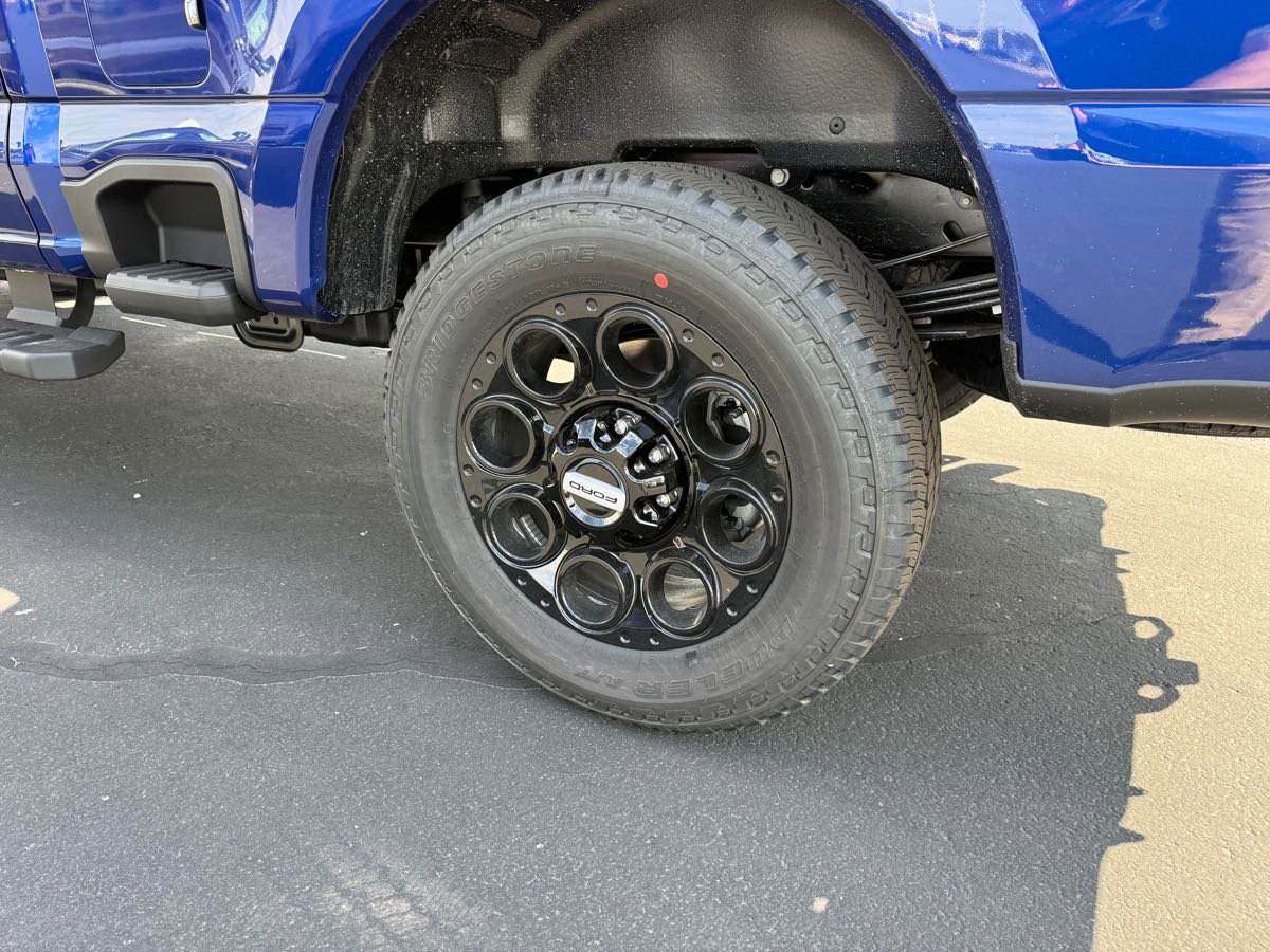 New 2026 Ford F350 Lariat w/ Black Appearance Package image 17