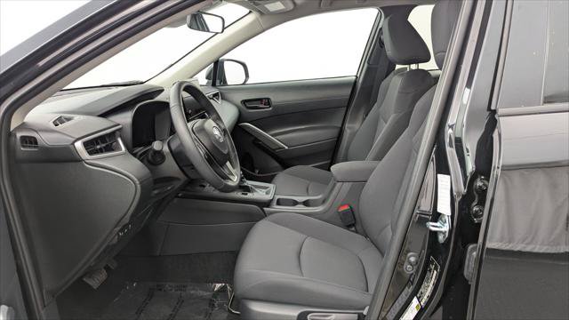 Used 2026 Toyota Corolla Cross LE FWD image 13